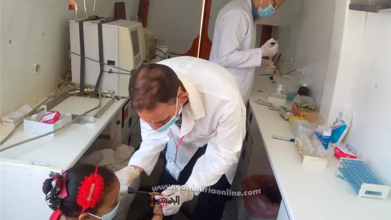 الكشف على ١٣٨٦ مريض خلال قافلة طبية متعددة التخصصات بمركز الرحمانية