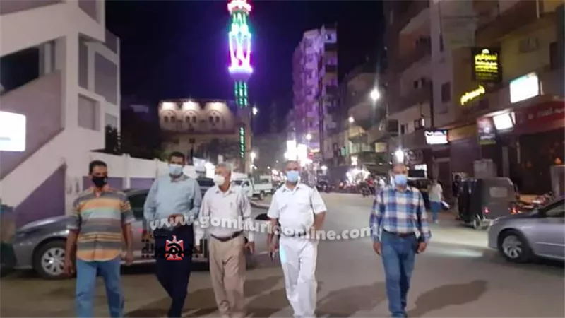 تحرير 5 محاضر لمحلات تجارية وغلق وتشميع 1 كافيه بسوهاج..صور