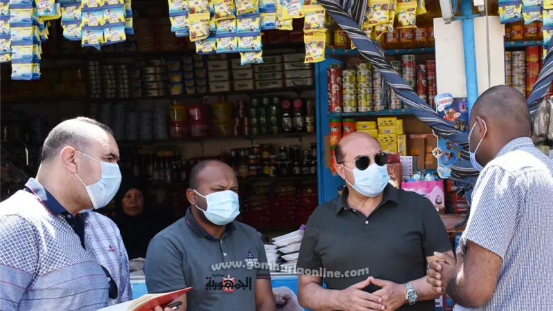 محافظ أسوان: إلغاء التعاقد مع إحدى شركات النظافة بعد رصده للقمامة والمخلفات .. وانشاء سوق حضارى ومجمع للمدارس