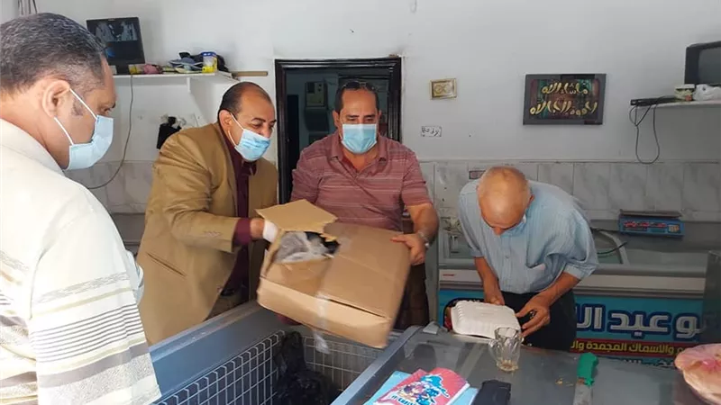 إعدام ١٤٥ كيلو لحوم مجمده بحملة تموينيه مكبره ببني عبيد