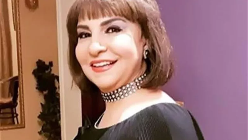 نقل الفنانة فاطمة الكاشف الى المستشفى بعد اصابتها بكورونا للمرة للثانية