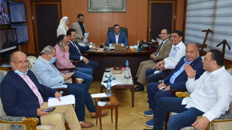 محافظ الدقهلية يؤكد علي التعاون مع النواب لتحقيق إحتياجات ومطالب المواطنين
