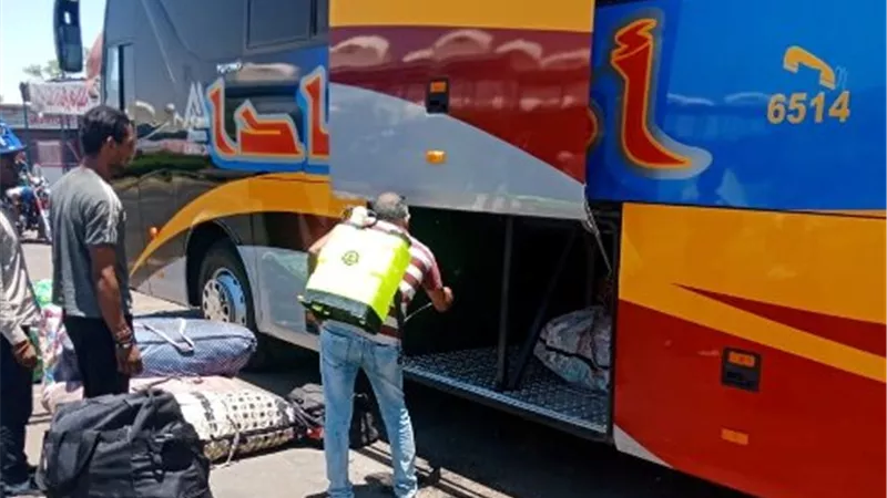 حملة لتطهير موقف الاتوبيسات الدولي في وادي كركر جنوب أسوان