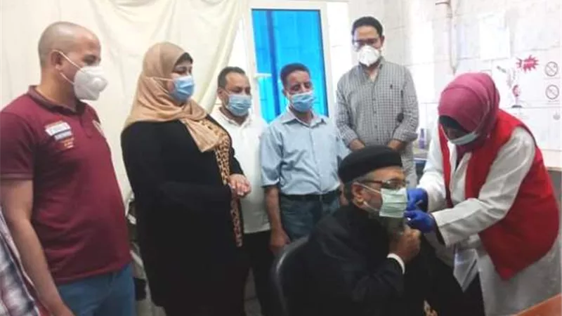 متابعة أعمال الصرف الصحى ومركز اللقاح ضد فيروس كورونا بسوهاج..صور