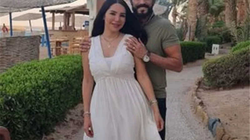 بكلمات رقيقة.. إنجي علاء تهنئ يوسف الشريف بعيد زواجهما