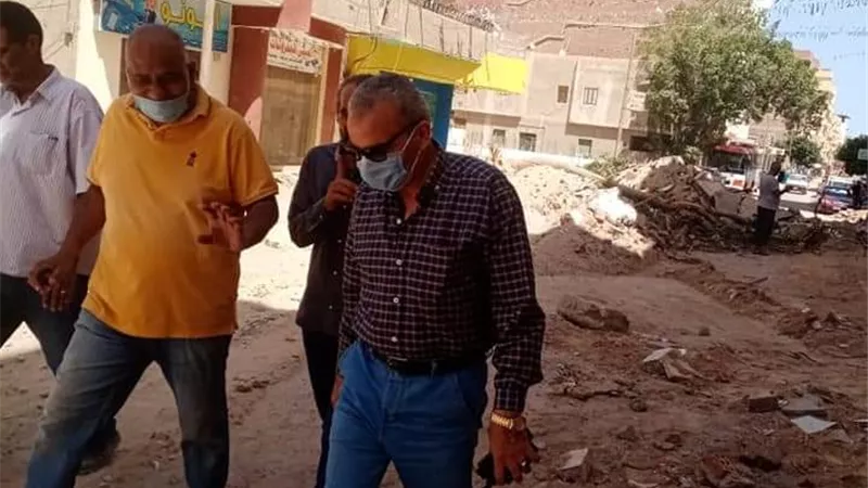 رئيس مدينة الغردقة في متابعة ميدانية لتطوير حى العرب