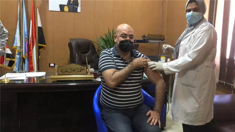 تطعيم 50 من أصحاب المعاشات من العلميين ضد فيروس كورونا بالدقهلية