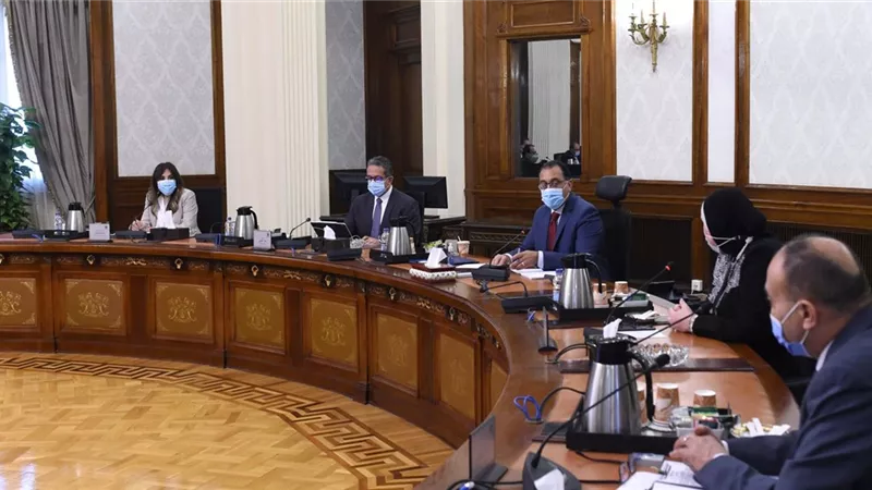 رئيس الوزراء يتابع الاستعدادات الخاصة بمشاركة مصر في فعاليات معرض 