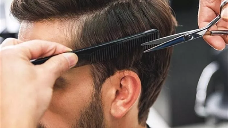 ما حكم العمل بمهنة الحلاق ومدى حرمة دخلها ؟..... دار الإفتاء تجيب
