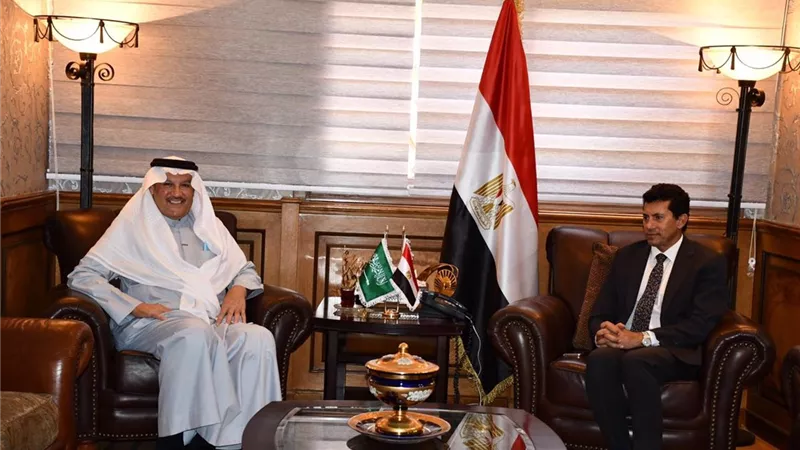 وزير الشباب والرياضة يستقبل السفير السعودي بالقاهرة