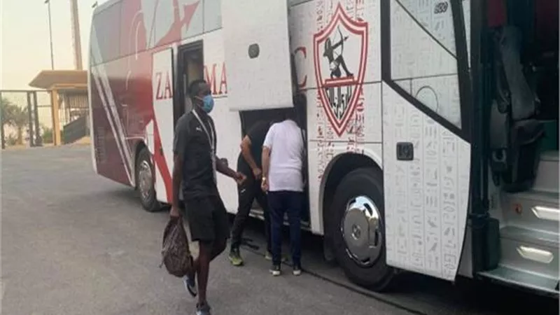 حافلة الزمالك تصل ستاد القاهرة لمواجهة طلائع الجيش فى الدورى