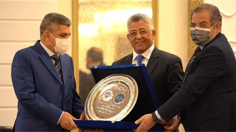 مستشفى هيئة قناة السويس ومركزين للرعاية الأولية في خدمة منتفعي التأمين الصحي الشامل بالإسماعيلية وبورسعيد..صور