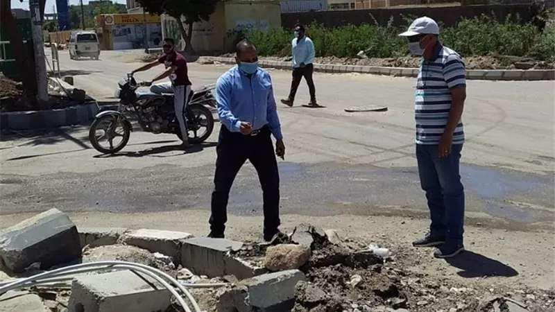 رئيس مدينة الاقصر يتفقد أعمال رفع كفاءة عدد من الشوارع بحر جنوب