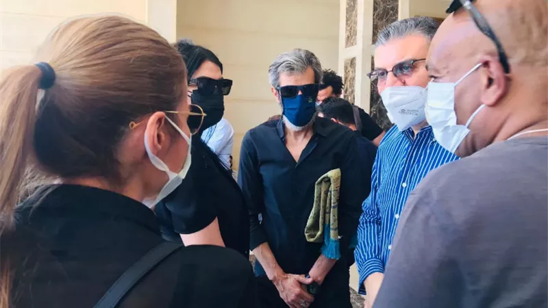 سمير صبرى ونجوى فؤاد وبوسى شلبى ومحمود حميدة وعمرو الليثى يشاركون فى جنازة سمير غانم