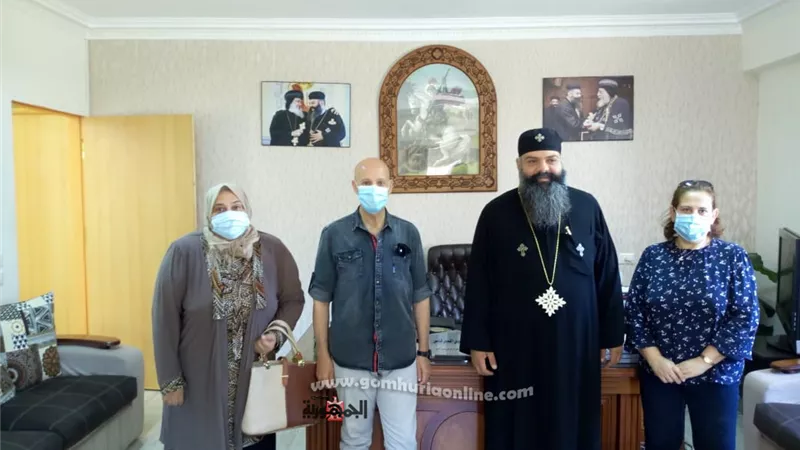 بالصور.. وكيل الصحة بالشرقية يتابع تطعيم الأخوة الأقباط بلقاح كورونا فى كنائس العاشر من رمضان