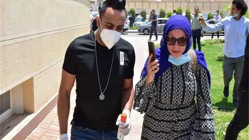 نجوم مسرح مصر يشاركون فى جنازة سمير غانم .. صور