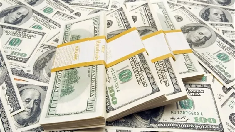ارتفاع الدولار بدعم من بيانات التصنيع الأمريكية المشجعة