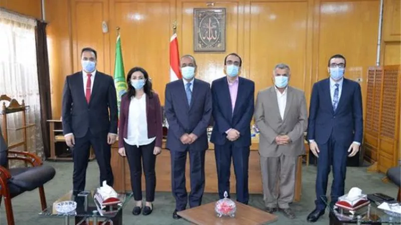محافظ الإسماعيلية يستقبل وفد البرنامج الرئاسي لتأهيل التنفيذيين للقيادة ..صور