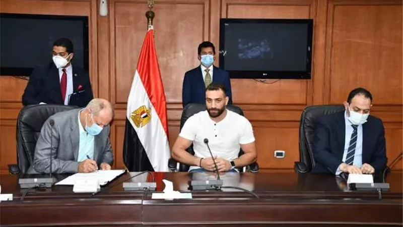 وزير الشباب والرياضة يشهد توقيع عقود رعاية طلعت مصطفى لمنتخب المصارعة