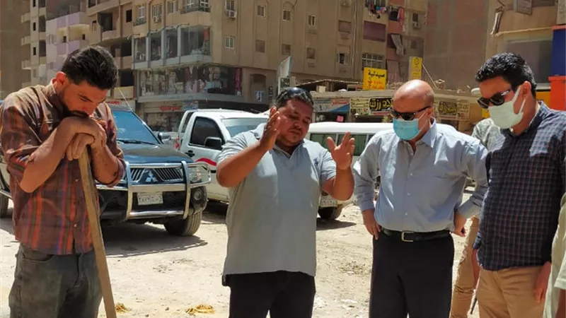 رئيس مدينة شبرا الخيمة يتابع أعمال تطوير شارع عرابى
