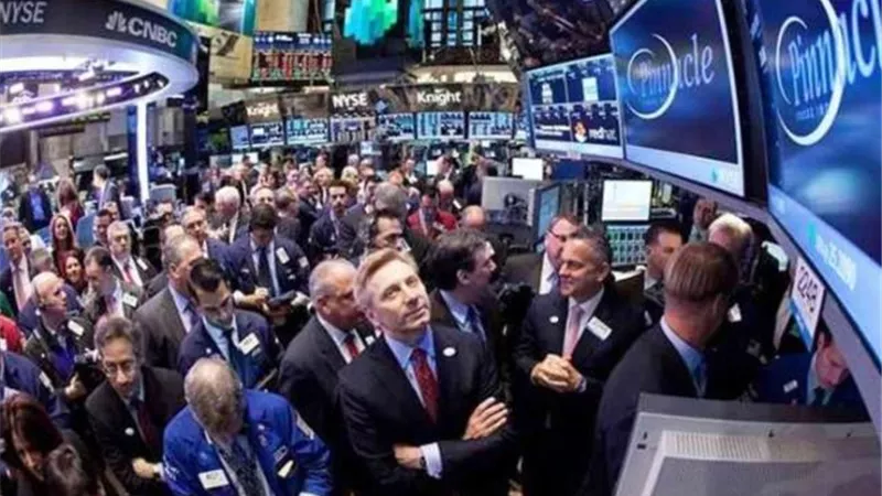 استقرار أسهم وول ستريت وسط ارتفاع الدولار