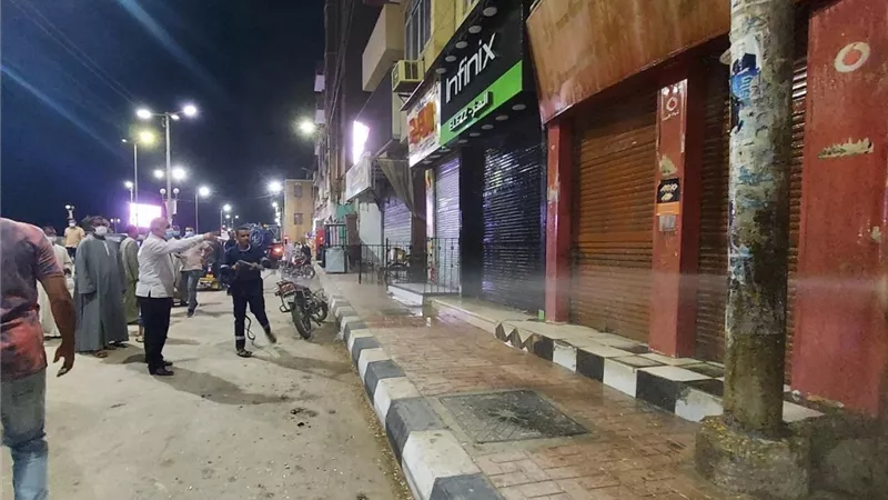 حملة لتطبيق قرارات الإغلاق داخل ٥ قرى بإسنا جنوب الأقصر