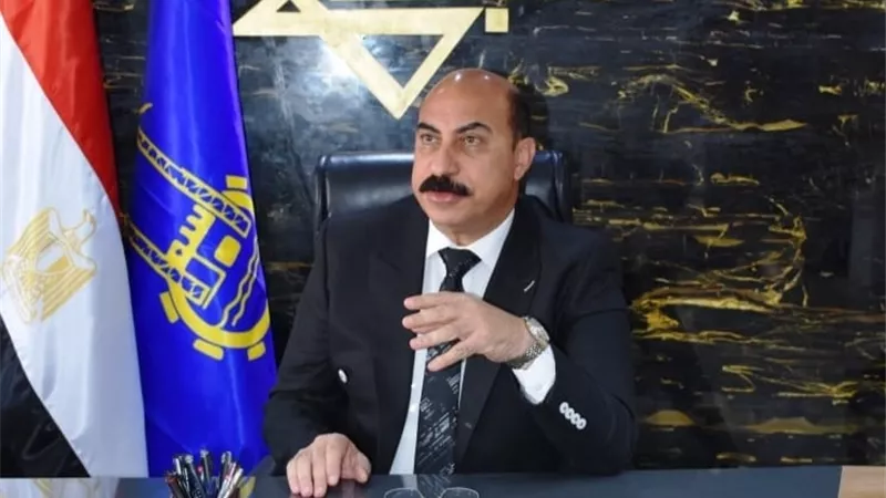 محافظ أسوان يأمر بوقف أعمال الصيانة بكوبرى الخزان و فتح الحركة المرورية خلال توقيتات الامتحانات