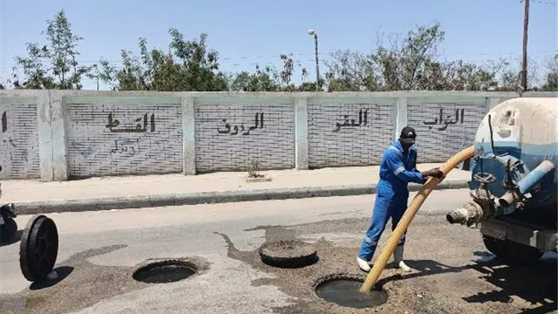 إصلاح أعطال مفاجئة وتطهير شبكات الصرف الصحي بمحافظات القناة..صور