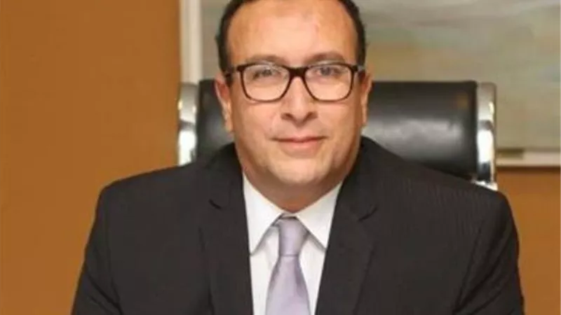رئيس الأوبرا يفتتح معرض 