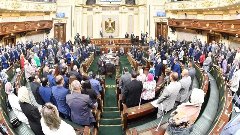 المالية : علاوة 75 جنيها وحافز إضافي لأقل درجة وظيفية