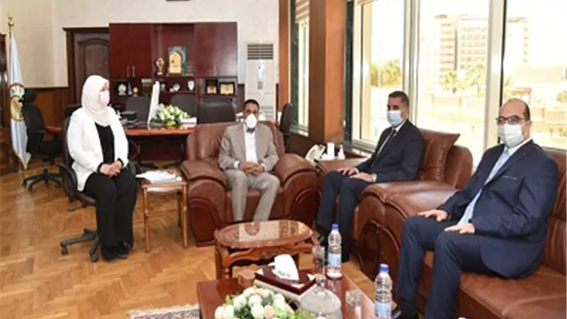 شعيب يلتقي بممثلي البرنامج الرئاسي لتأهيل التنفيذيين للقيادة الدفعة الثالثة