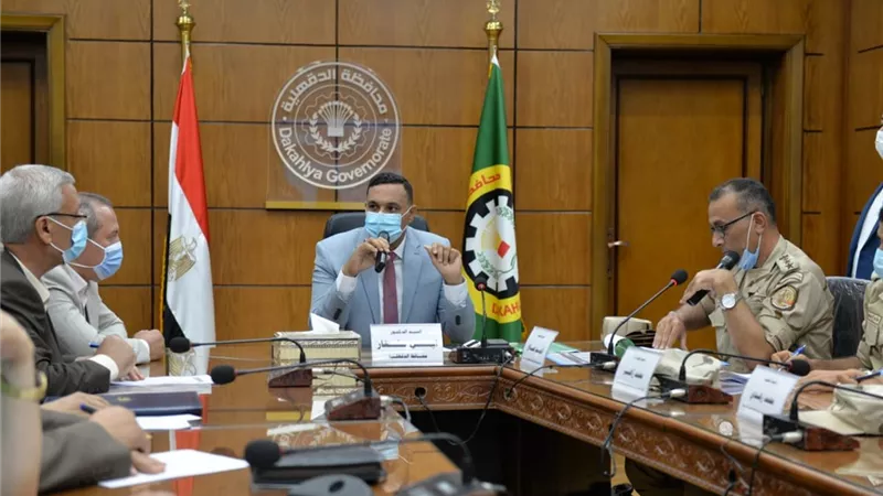 محافظ الدقهلية يتابع مراحل العمل بمبادرة حياه كريمة بشربين