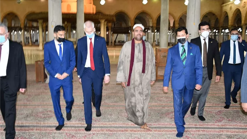 وزير الشباب يصطحب نظيره الروسي في جولة سياحية بمجمع الأديان