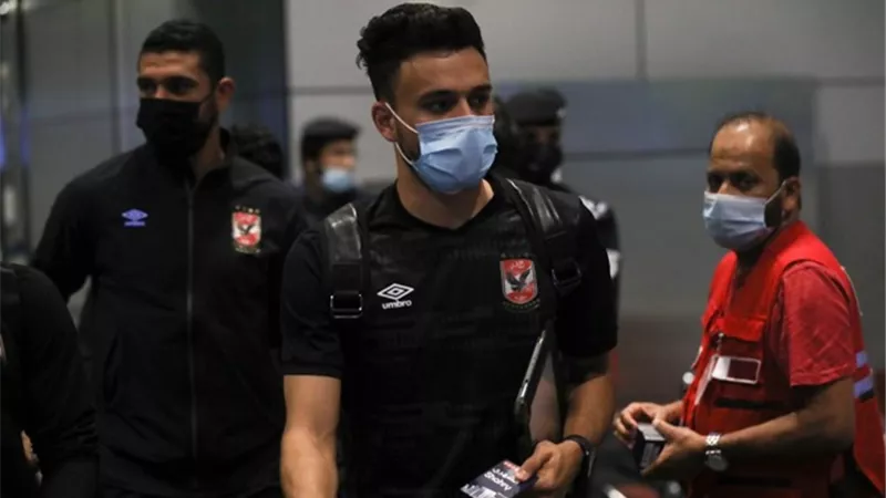بعثة الأهلي تصل مطار الدوحة استعدادا لمواجهة نهضة بركان