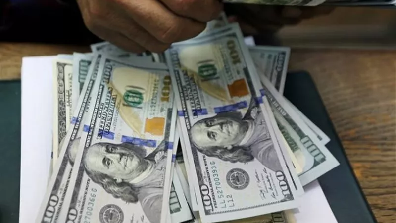 تراجع جديد للدولار أمام الجنيه خلال تعاملات البنوك المصرية