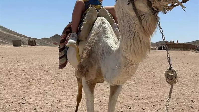 ملكة جمال صربيا تروج للسياحة برحلات السفارى والاستمتاع بالشمس وممارسة الرياضة بالغردقة