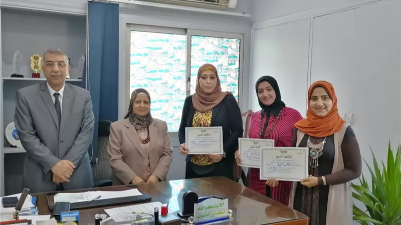 الجيار يكرم ثلاث معلمات لتوجيه عام الكمبيوتر وتكنولوجيا المعلومات بتعليم الجيزة