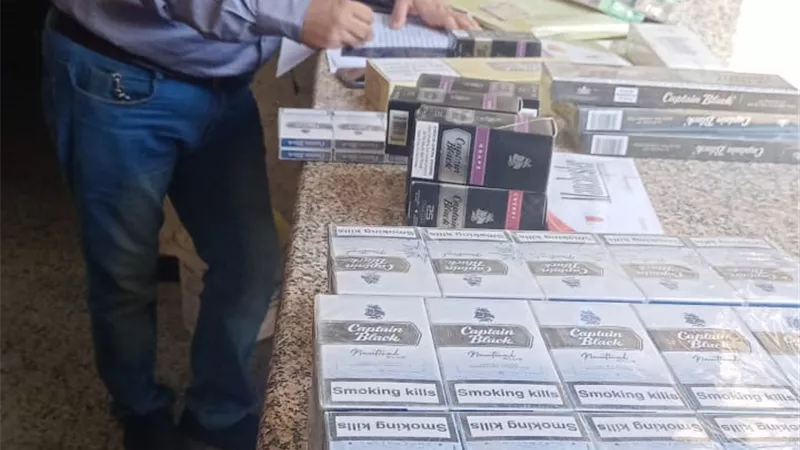 ضبط 2470 علبة سجائر مجهولة المصدر فى الحملات التموينية بدكرنس