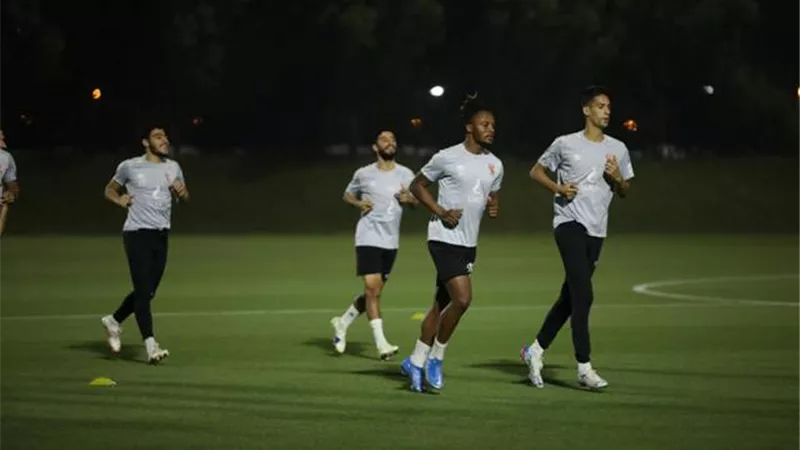 الأهلي يختتم مرانه الأول في قطر ويعود إلى فندق الإقامة