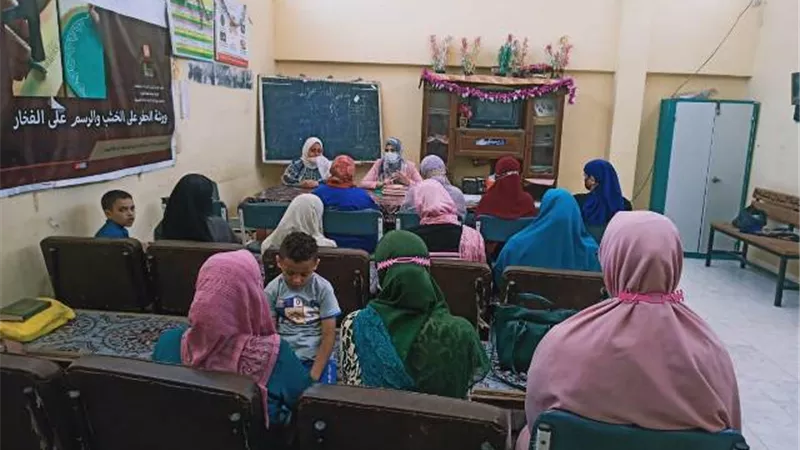 حياة كريمة وجامعة المنوفية تنظمان قافلة للصناعات الغذائية والصغيرة بكفر عشما.. صور