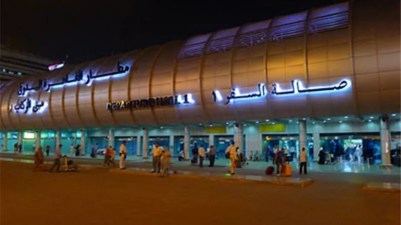 وزير خارجيه قطر يصل القاهرة