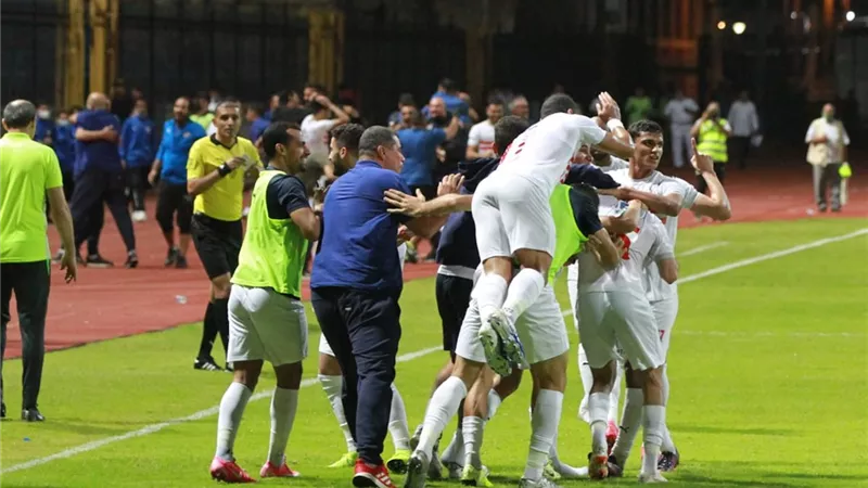 شاهد.. فرحة جنونية للاعبي الزمالك بعد الفوز أمام المصري