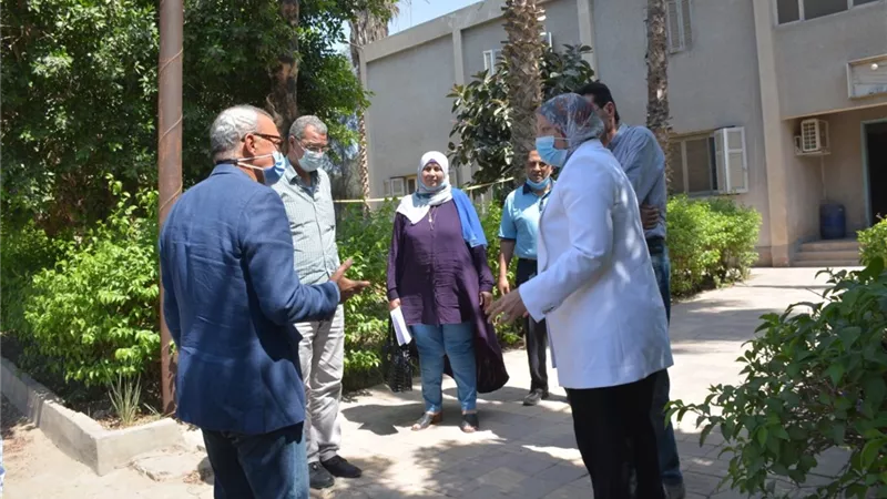المحافظ يتابع المشروعات الإنتاجية والصحية بالخانكة