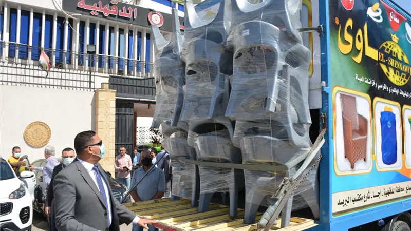 دعم مستشفى الرمد بالمنصورة بمقاعد لإنتظارمتلقي لقاح كورونا
