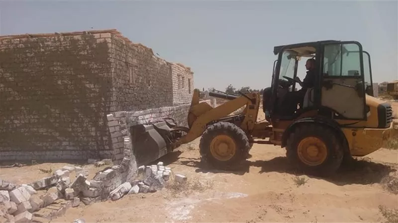 إزالة التعديات بمركز ومدينة الاسماعيلية واسترداد ٤٥٠٠٠ متر مربع خلال تنفيذ الموجه ١٧