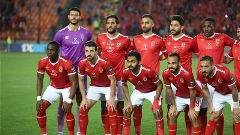 رغم تألقه أمام صن داونز.. الأهلى يدرس بيع نجم الفريق بنهاية الموسم