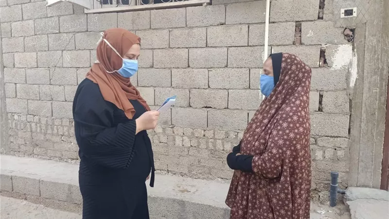 القومي للمراه بشمال سيناء ينفذ حملة لطرق الأبواب لتوعية السيدات بأهمية التسجيل للحصول على لقاح كورونا ..