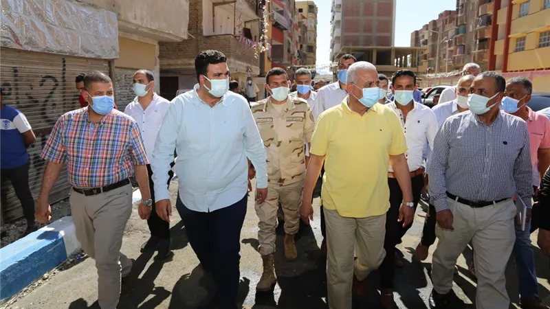 محافظ السويس يتفقد مشروعات التطوير بمنطقة كفرحودة بحي الأربعين