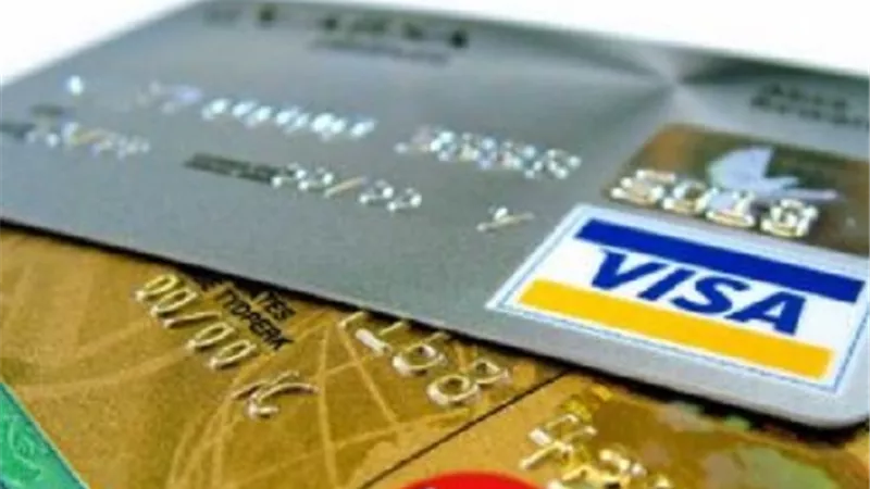 حكم استخدام بطاقة المشتريات الخاصة بالبنوك ؟ .. دار الإفتاء تجيب
