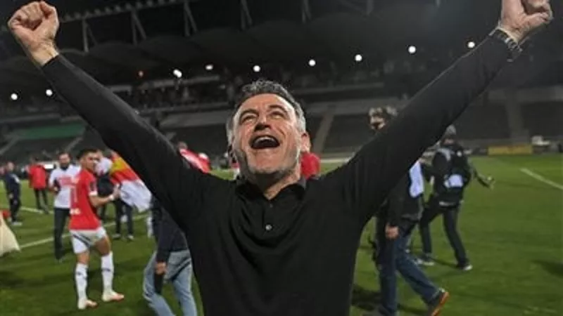 رغم تتويجه بالدورى الفرنسى.. كريستوف يرحل عن تدريب ليل
